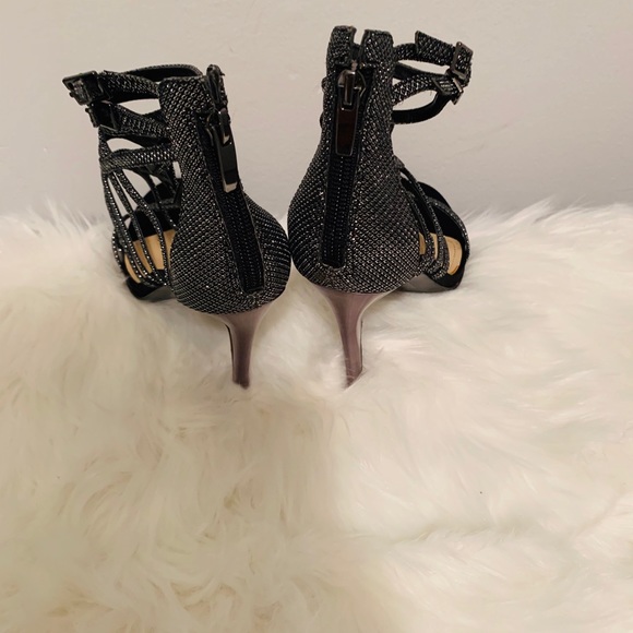 Guess Sandal - Picture 7 of 11